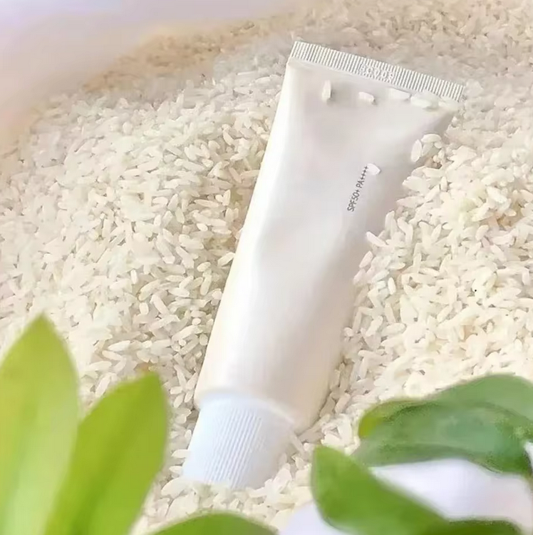 Crème Solaire SPF50+ RiceGlow – Protection Invisible & Hydratation Intense